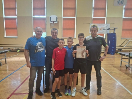 Turniej tenisa stołowego.